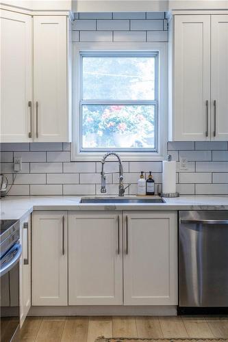 21 Rosemont Avenue, Hamilton, ON - Indoor Photo Showing Kitchen With Double Sink