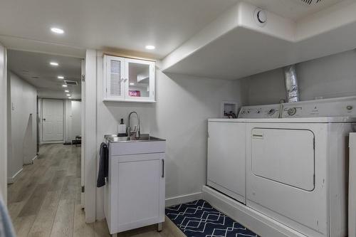 21 Rosemont Avenue, Hamilton, ON - Indoor Photo Showing Laundry Room