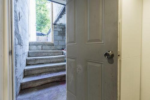 21 Rosemont Avenue, Hamilton, ON - Indoor Photo Showing Other Room