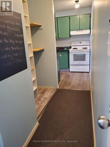 Hallway leading to Kitchen - 310 - 1105 Jalna Boulevard, London, ON - Indoor