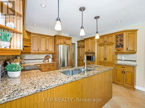 2048 Parklane Crescent, Burlington (Rose), ON - Indoor Photo Showing Kitchen With Stainless Steel Kitchen With Double Sink With Upgraded Kitchen