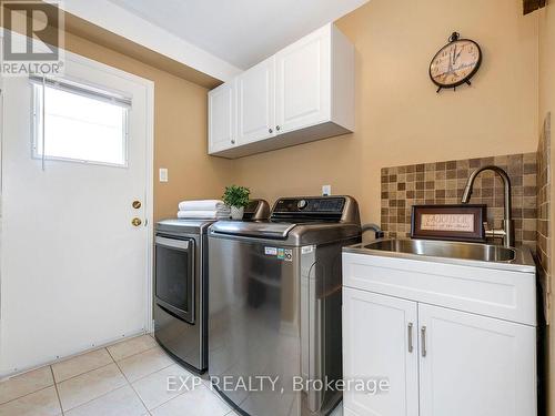 2048 Parklane Crescent, Burlington (Rose), ON - Indoor Photo Showing Laundry Room