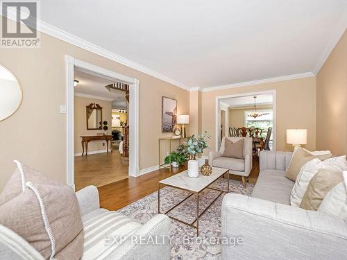 2048 Parklane Crescent, Burlington (Rose), ON - Indoor Photo Showing Living Room