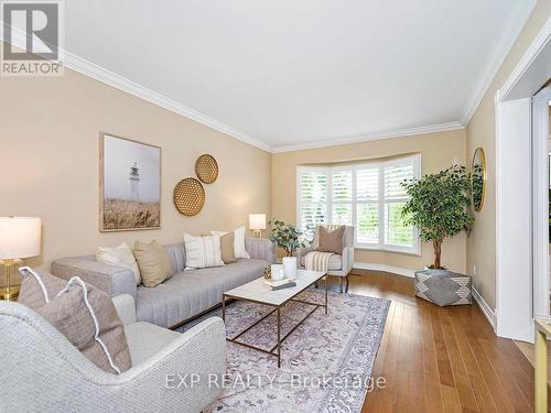 2048 Parklane Crescent, Burlington (Rose), ON - Indoor Photo Showing Living Room