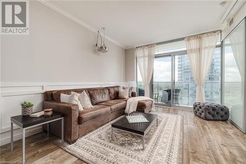 103 The Queensway Unit# 1913, Toronto, ON - Indoor Photo Showing Living Room