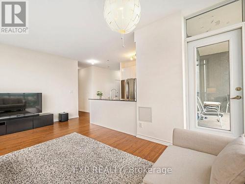 Ph9 - 1328 Birchmount Road, Toronto, ON - Indoor Photo Showing Living Room