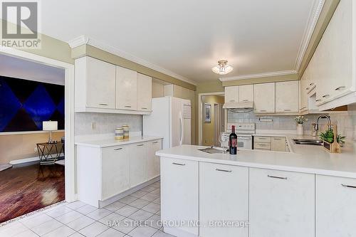 34 Brooklyn Crescent, Markham (Markville), ON - Indoor Photo Showing Kitchen