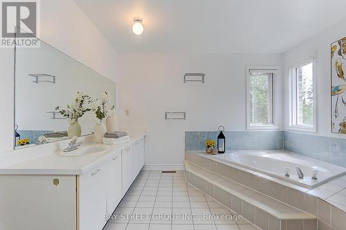 34 Brooklyn Crescent, Markham (Markville), ON - Indoor Photo Showing Bathroom