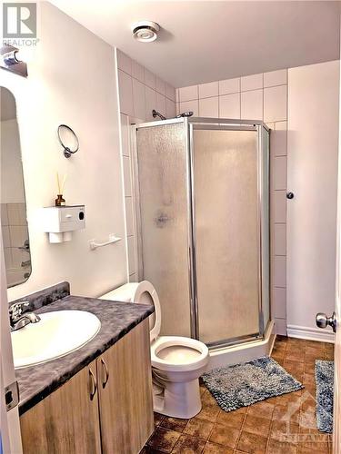 105 Fraser Fields Way Unit#H, Ottawa, ON - Indoor Photo Showing Bathroom