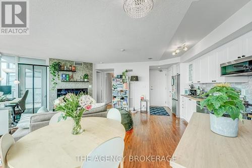 2504 - 600 Fleet Street, Toronto (Waterfront Communities), ON - Indoor Photo Showing Dining Room