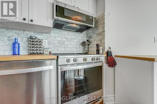 2504 - 600 Fleet Street, Toronto (Waterfront Communities), ON - Indoor Photo Showing Kitchen