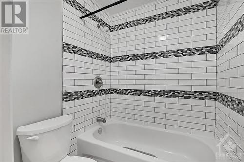 6161 Brookside Lane, Ottawa, ON - Indoor Photo Showing Bathroom