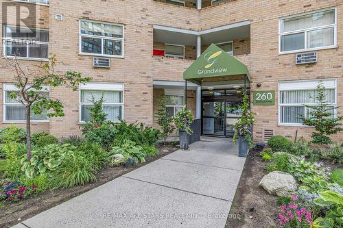 212 - 260 Davis Drive, Newmarket, ON - Outdoor