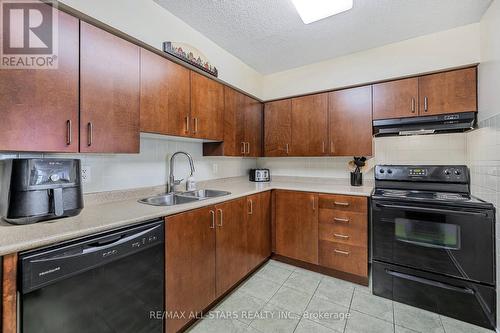 212 - 260 Davis Drive, Newmarket (Central Newmarket), ON - Indoor Photo Showing Kitchen With Double Sink