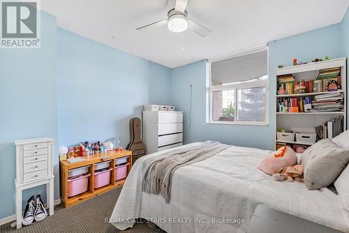 212 - 260 Davis Drive, Newmarket, ON - Indoor Photo Showing Bedroom