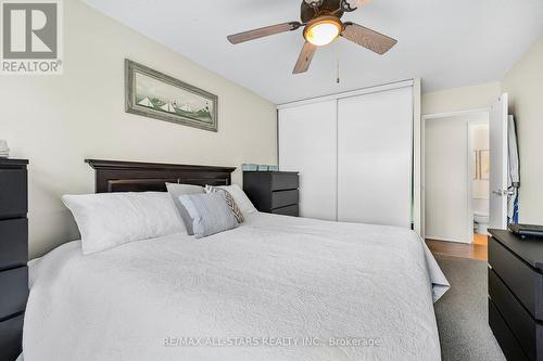 212 - 260 Davis Drive, Newmarket (Central Newmarket), ON - Indoor Photo Showing Bedroom