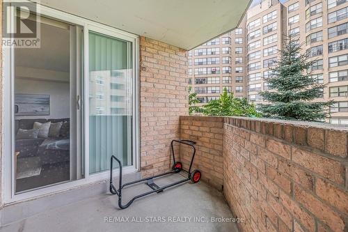 212 - 260 Davis Drive, Newmarket (Central Newmarket), ON - Outdoor With Exterior