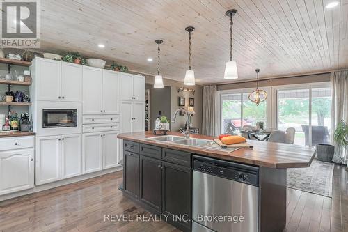 11 Trent View Road, Kawartha Lakes, ON - Indoor Photo Showing Kitchen With Double Sink