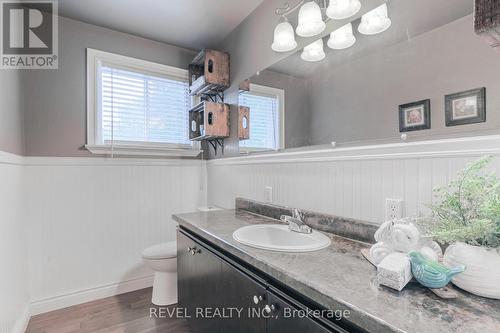 11 Trent View Road, Kawartha Lakes, ON - Indoor Photo Showing Living Room