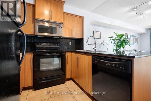 16H - 8 Rosebank Drive, Toronto (Malvern), ON - Indoor Photo Showing Kitchen