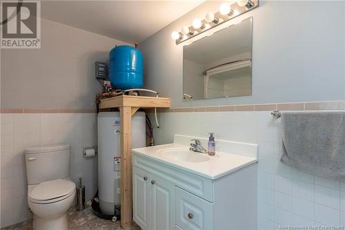 36 Maple Hill Lane, Saint John, NB - Indoor Photo Showing Bathroom