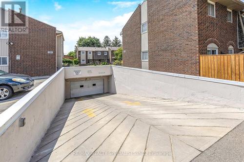 2 - 1294 Guelph Line, Burlington (Mountainside), ON - Outdoor With Exterior