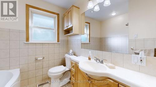 31 Brisco Street, Brampton (Brampton North), ON - Indoor Photo Showing Bathroom