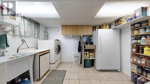 31 Brisco Street, Brampton (Brampton North), ON - Indoor Photo Showing Laundry Room