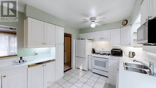 31 Brisco Street, Brampton, ON - Indoor Photo Showing Kitchen With Double Sink