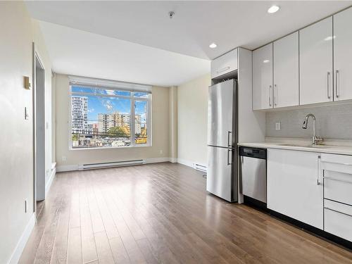 202-1090 Johnson St, Victoria, BC - Indoor Photo Showing Kitchen With Stainless Steel Kitchen