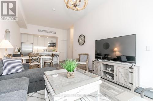 34 - 247 Broward Way, Innisfil, ON - Indoor Photo Showing Living Room