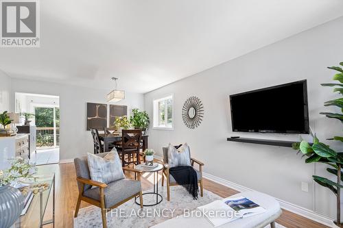 1097 Corrie Street, Innisfil (Alcona), ON - Indoor Photo Showing Living Room