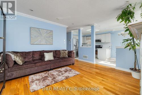 21 Spencer Drive, Brampton (Fletcher'S Meadow), ON - Indoor Photo Showing Living Room