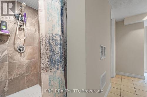 21 Spencer Drive, Brampton, ON - Indoor Photo Showing Bathroom