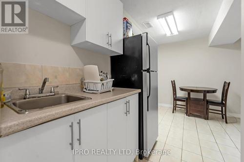 21 Spencer Drive, Brampton, ON - Indoor Photo Showing Kitchen