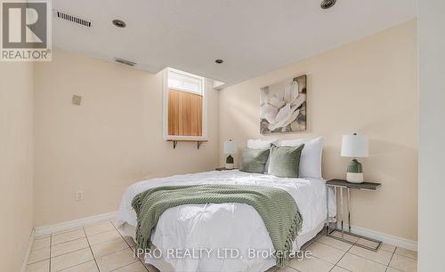 21 Spencer Drive, Brampton, ON - Indoor Photo Showing Bedroom