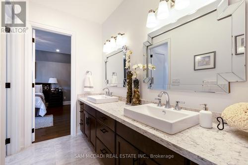 1285 Mineola Gardens, Mississauga (Mineola), ON - Indoor Photo Showing Bathroom