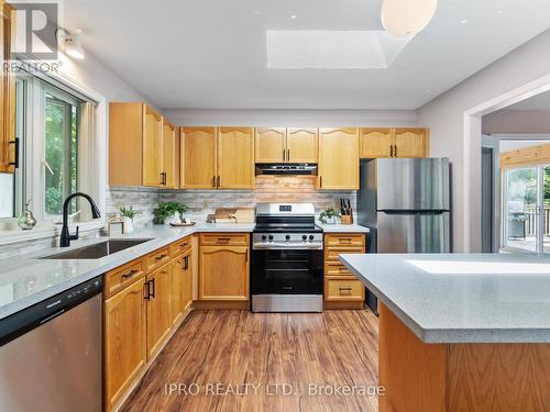 6 Lower Lane, Seguin, ON - Indoor Photo Showing Kitchen With Stainless Steel Kitchen