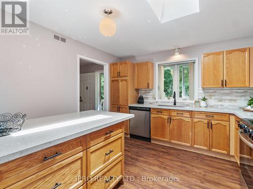 6 Lower Lane, Seguin, ON - Indoor Photo Showing Kitchen With Stainless Steel Kitchen