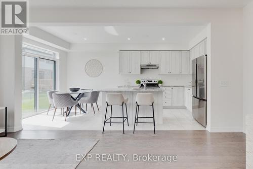 55 Freedom Crescent, Hamilton (Mount Hope), ON - Indoor Photo Showing Kitchen With Upgraded Kitchen