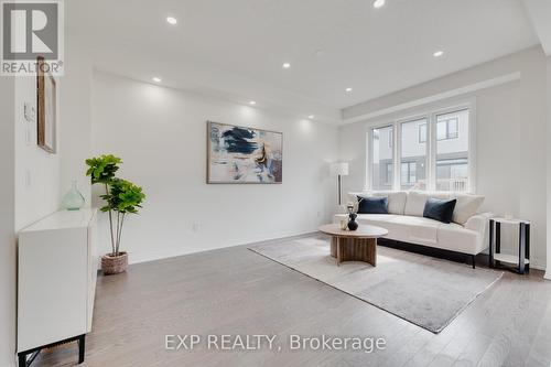 55 Freedom Crescent, Hamilton (Mount Hope), ON - Indoor Photo Showing Living Room