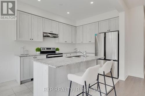 55 Freedom Crescent, Hamilton (Mount Hope), ON - Indoor Photo Showing Kitchen With Upgraded Kitchen