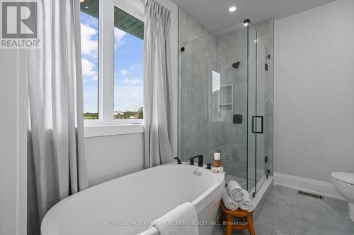 1270 County Road 121, Kawartha Lakes (Fenelon Falls), ON - Indoor Photo Showing Bathroom