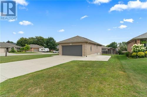 754 16Th Street, Hanover, ON - Outdoor