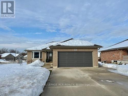 754 16Th Street, Hanover, ON - Outdoor With Facade