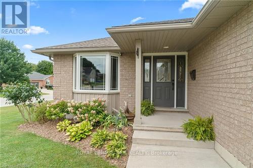 754 16Th Street, Hanover, ON - Outdoor