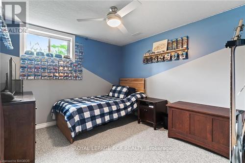 754 16Th Street, Hanover, ON - Indoor Photo Showing Bedroom