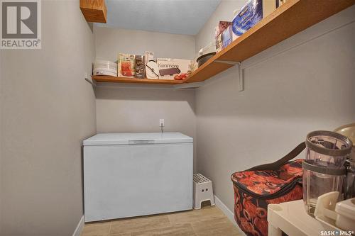 206 Frobisher Crescent, Saskatoon, SK - Indoor Photo Showing Laundry Room