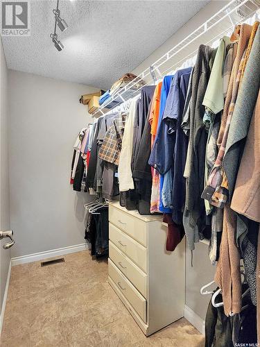 206 Frobisher Crescent, Saskatoon, SK - Indoor With Storage