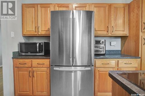 206 Frobisher Crescent, Saskatoon, SK - Indoor Photo Showing Kitchen